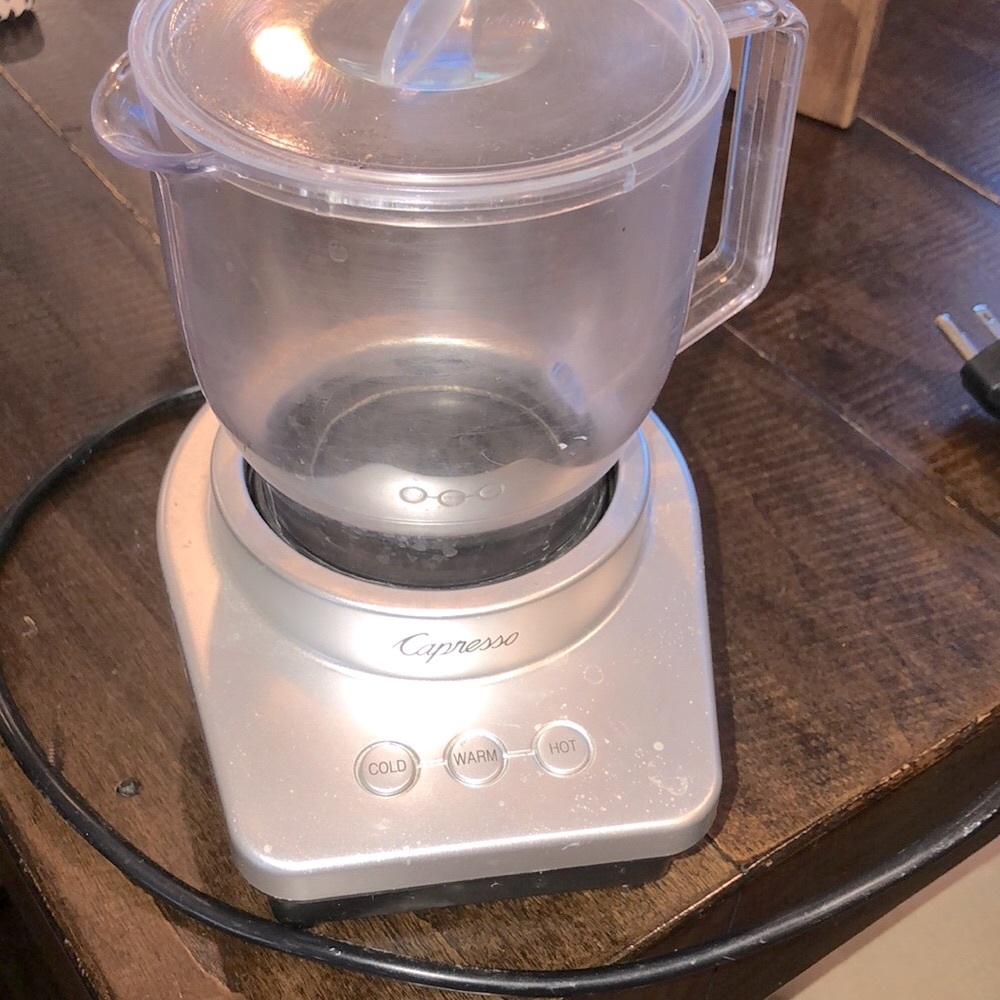 Capresso milk frother for coffee/ hot chocolate/tea